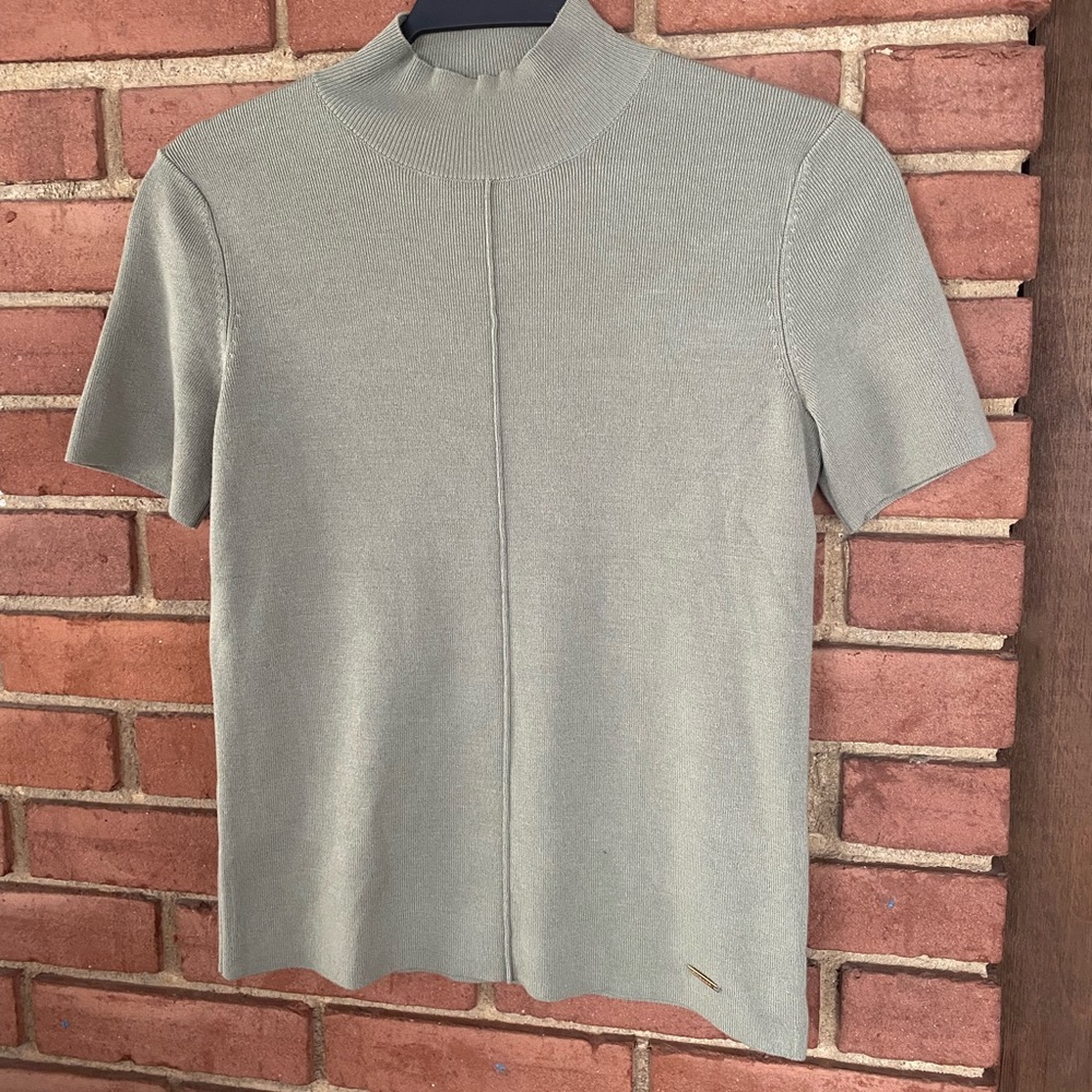 Soft Tahari Stretch Mock Neck Lightweight Sweater Sz M - Picture 1 of 5